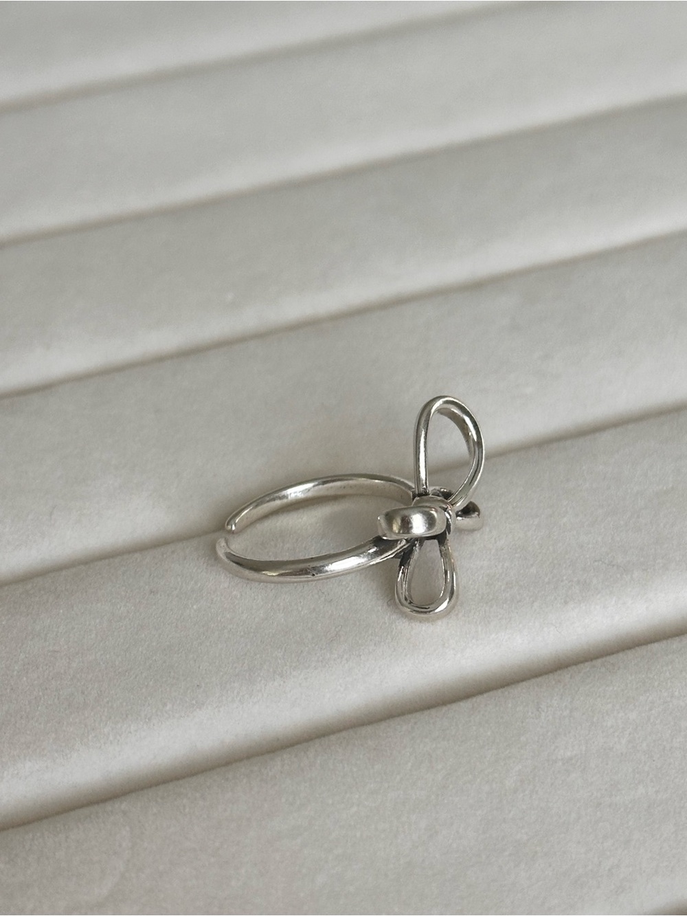 New! 925 Sterling Silver Vintage Bow Ring - Picture 2 of 5